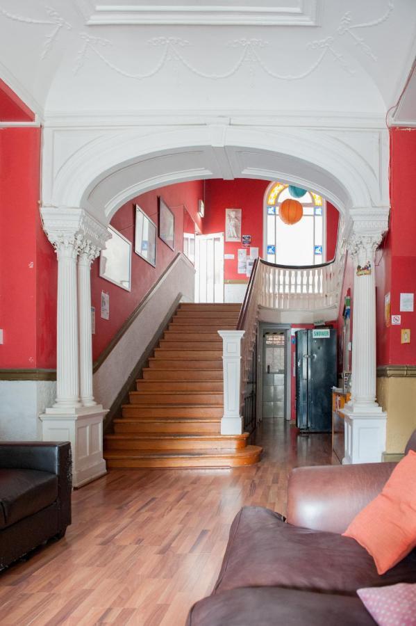 Big Blue Backpackers Hostel *